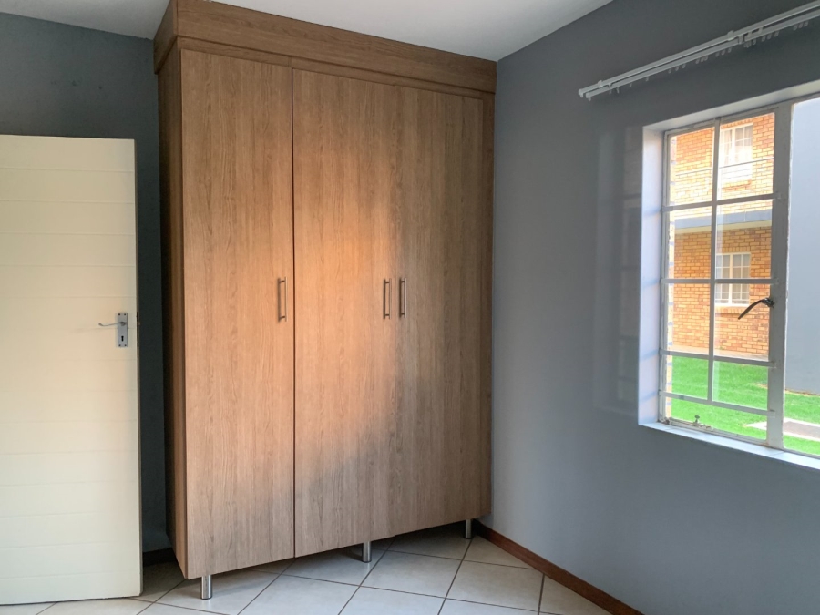 To Let 2 Bedroom Property for Rent in Monavoni Gauteng
