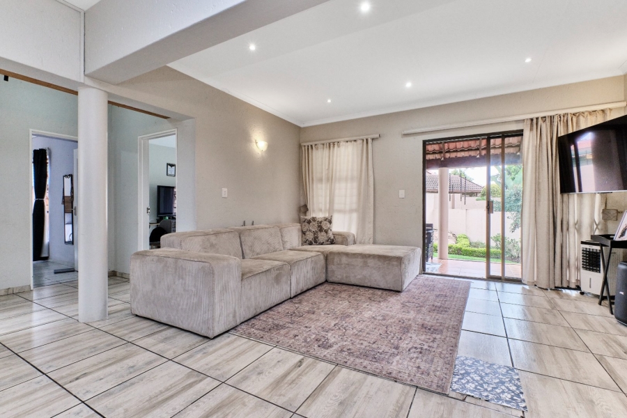 To Let 4 Bedroom Property for Rent in Sundowner Gauteng