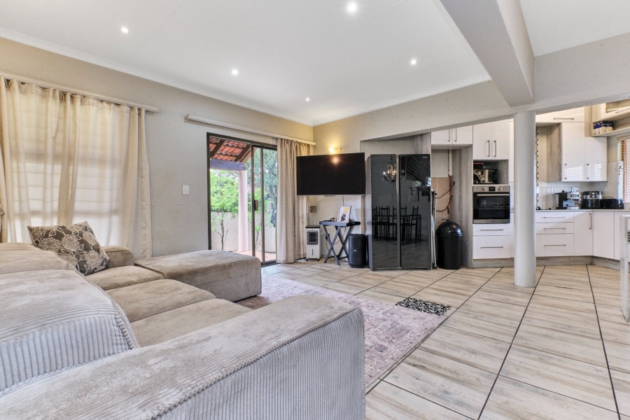 To Let 4 Bedroom Property for Rent in Sundowner Gauteng