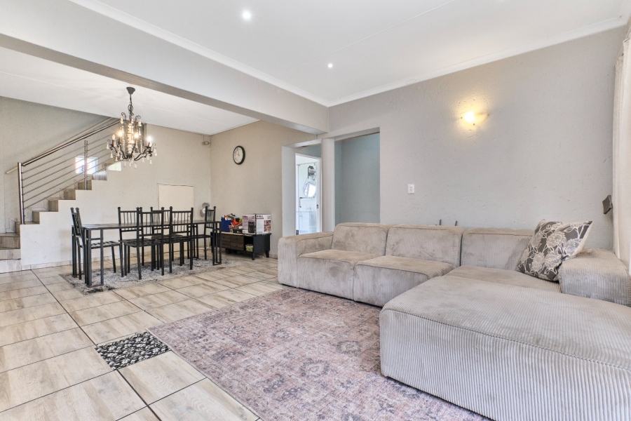 To Let 4 Bedroom Property for Rent in Sundowner Gauteng