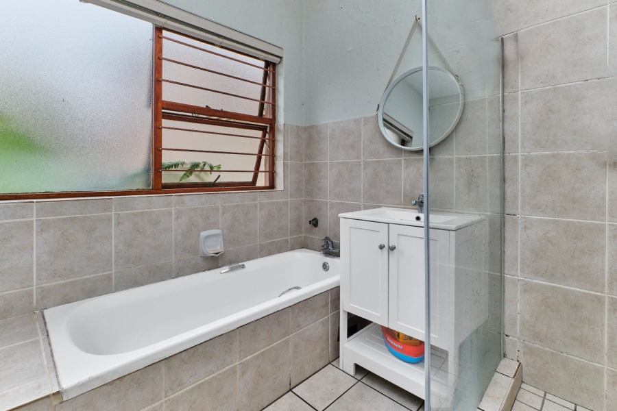 To Let 4 Bedroom Property for Rent in Sundowner Gauteng