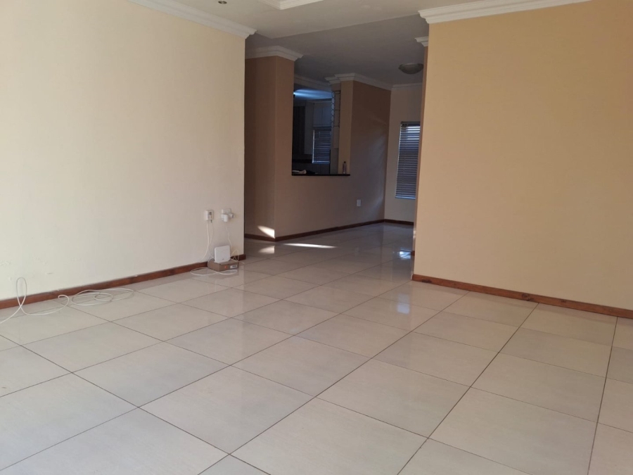 To Let 5 Bedroom Property for Rent in The Orchards Gauteng