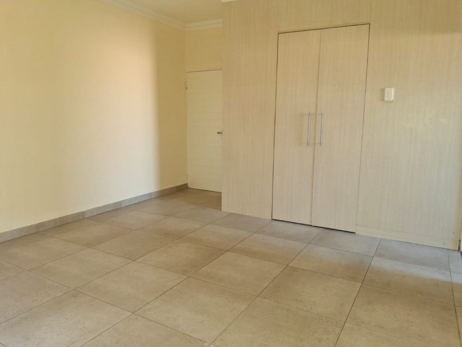 To Let 5 Bedroom Property for Rent in The Orchards Gauteng