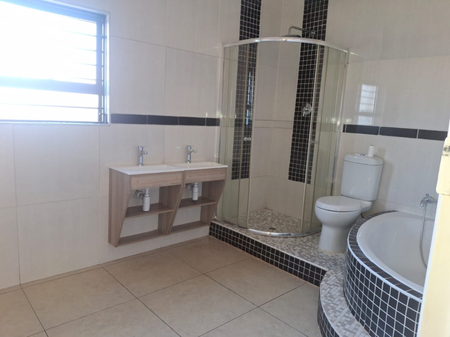 To Let 5 Bedroom Property for Rent in The Orchards Gauteng