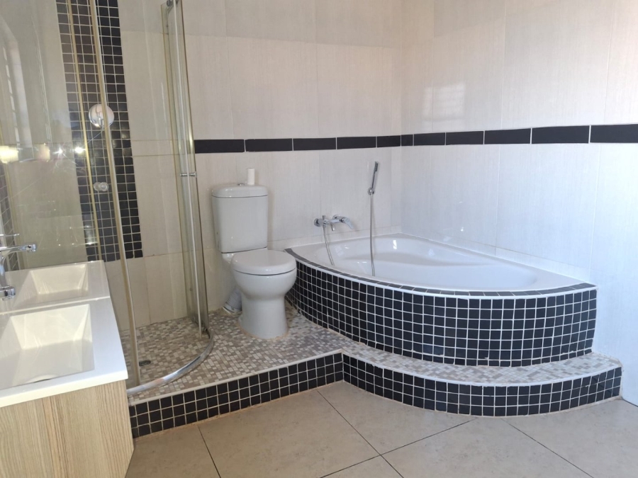 To Let 5 Bedroom Property for Rent in The Orchards Gauteng