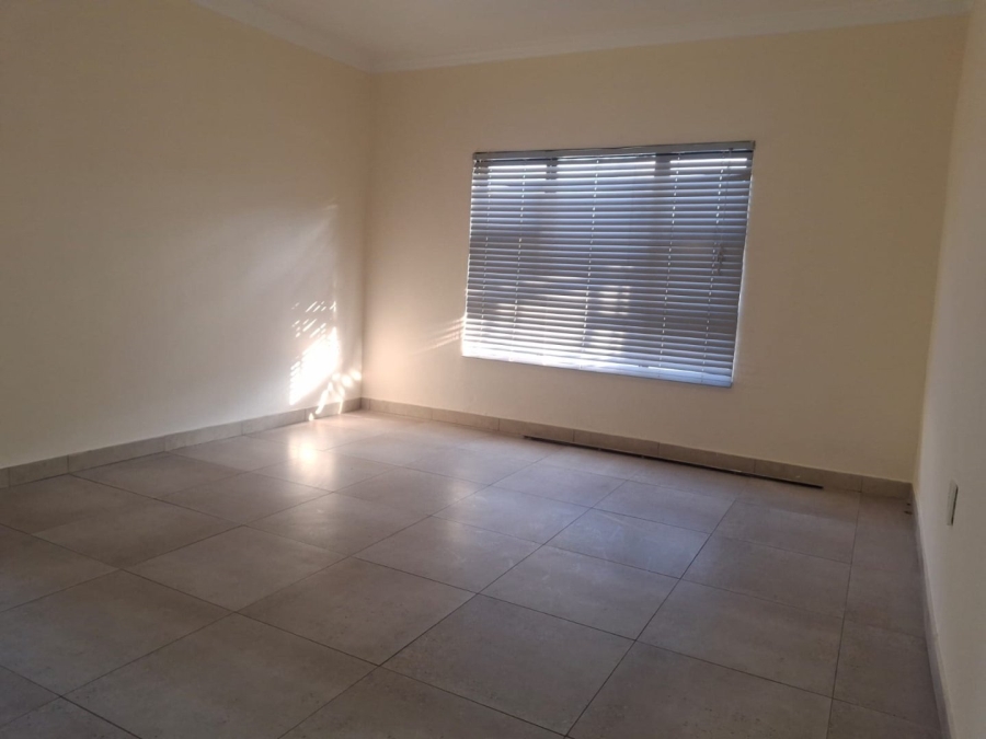 To Let 5 Bedroom Property for Rent in The Orchards Gauteng