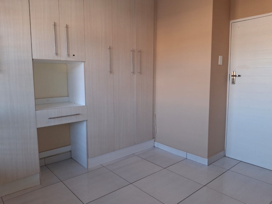 To Let 5 Bedroom Property for Rent in The Orchards Gauteng