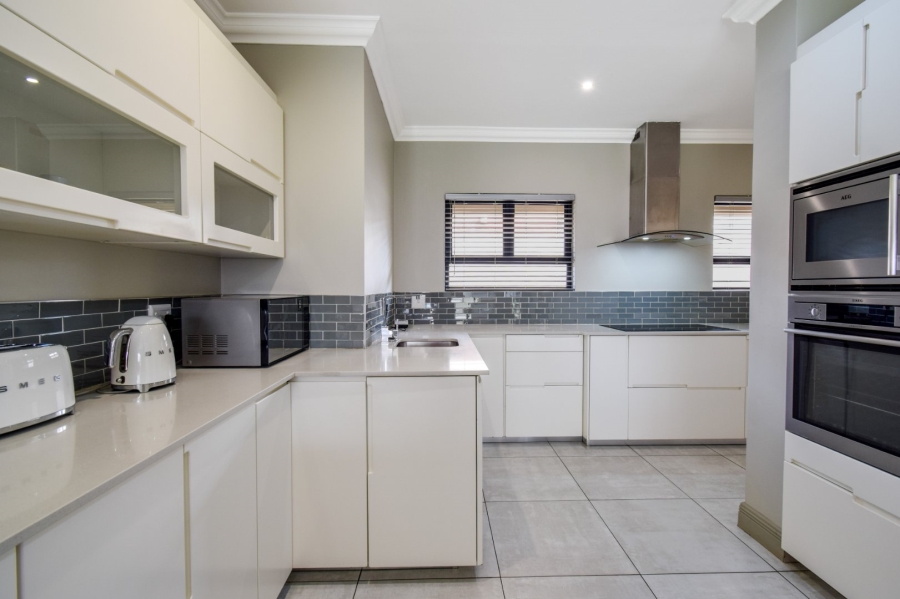 5 Bedroom Property for Sale in Lombardy Gauteng