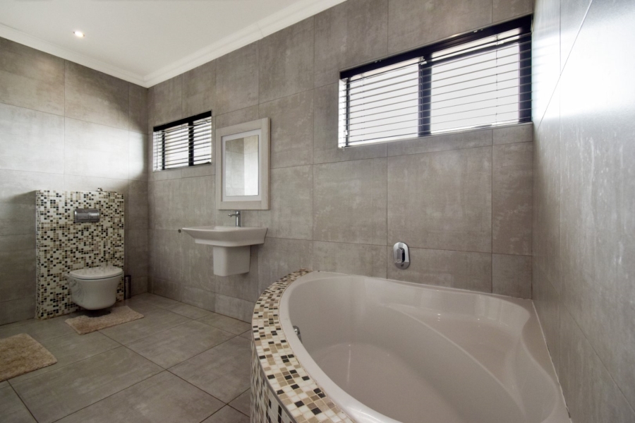 5 Bedroom Property for Sale in Lombardy Gauteng