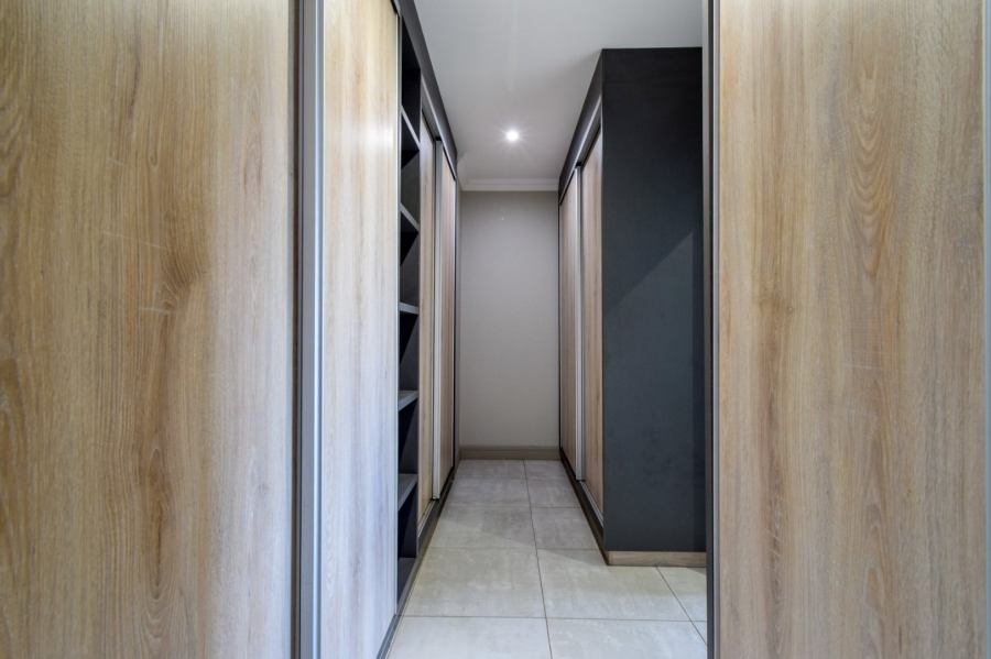 5 Bedroom Property for Sale in Lombardy Gauteng