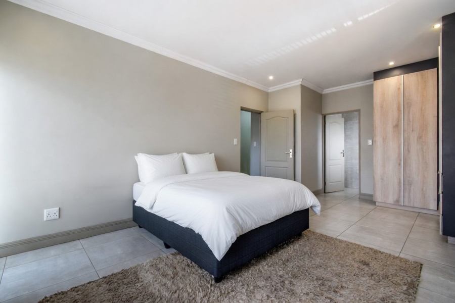 5 Bedroom Property for Sale in Lombardy Gauteng