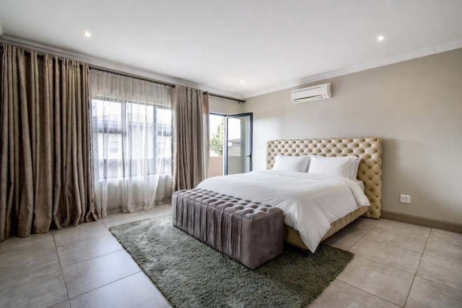 5 Bedroom Property for Sale in Lombardy Gauteng