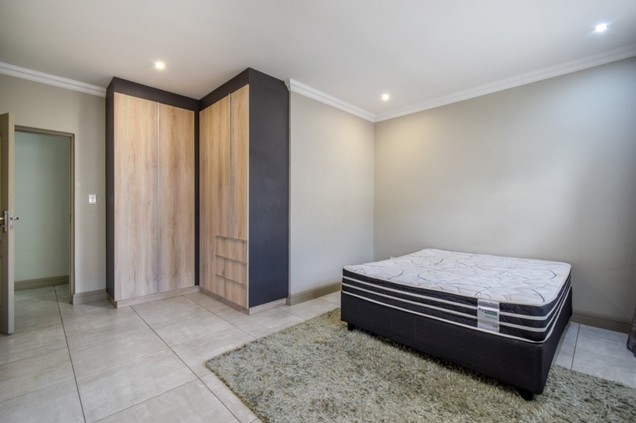 5 Bedroom Property for Sale in Lombardy Gauteng