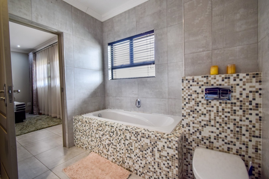 5 Bedroom Property for Sale in Lombardy Gauteng