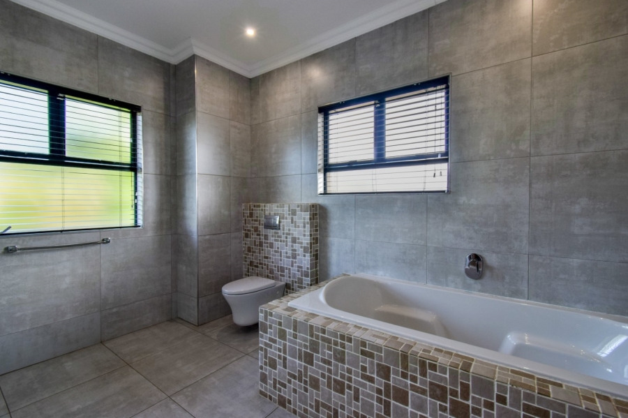 5 Bedroom Property for Sale in Lombardy Gauteng