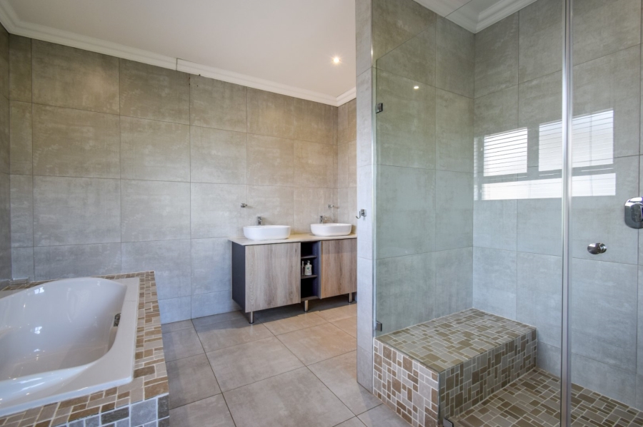 5 Bedroom Property for Sale in Lombardy Gauteng