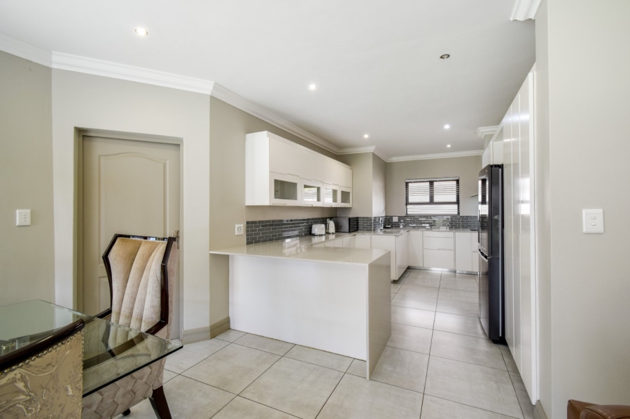 5 Bedroom Property for Sale in Lombardy Gauteng