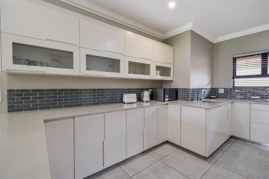 5 Bedroom Property for Sale in Lombardy Gauteng