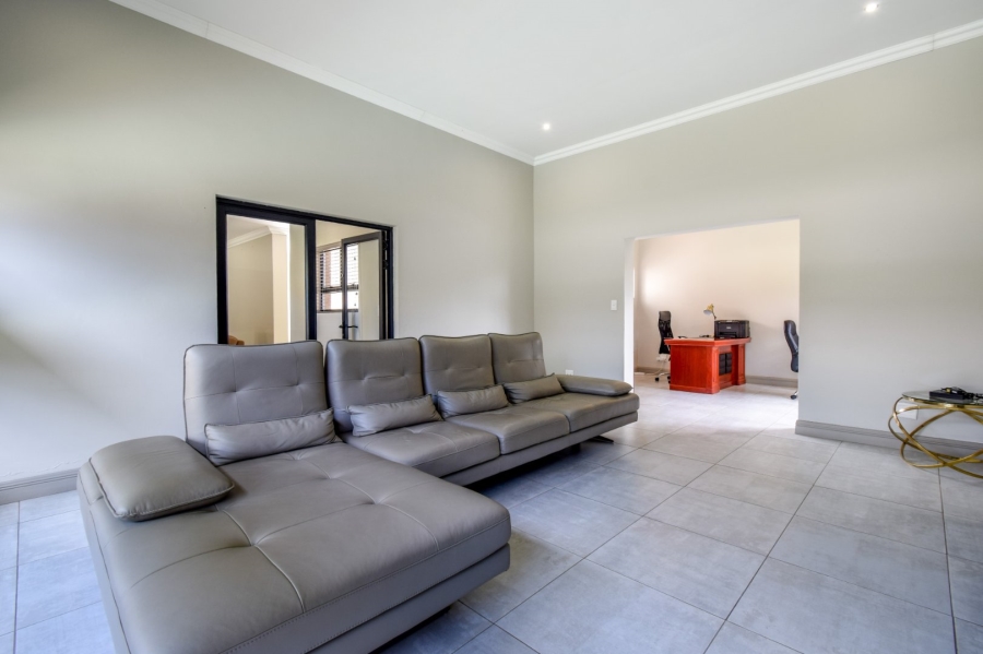 5 Bedroom Property for Sale in Lombardy Gauteng