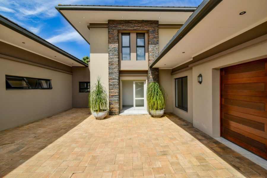 5 Bedroom Property for Sale in Lombardy Gauteng