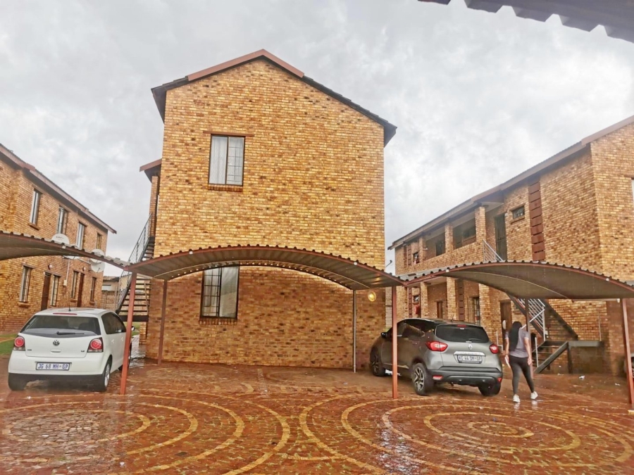 2 Bedroom Property for Sale in Rua Vista Gauteng