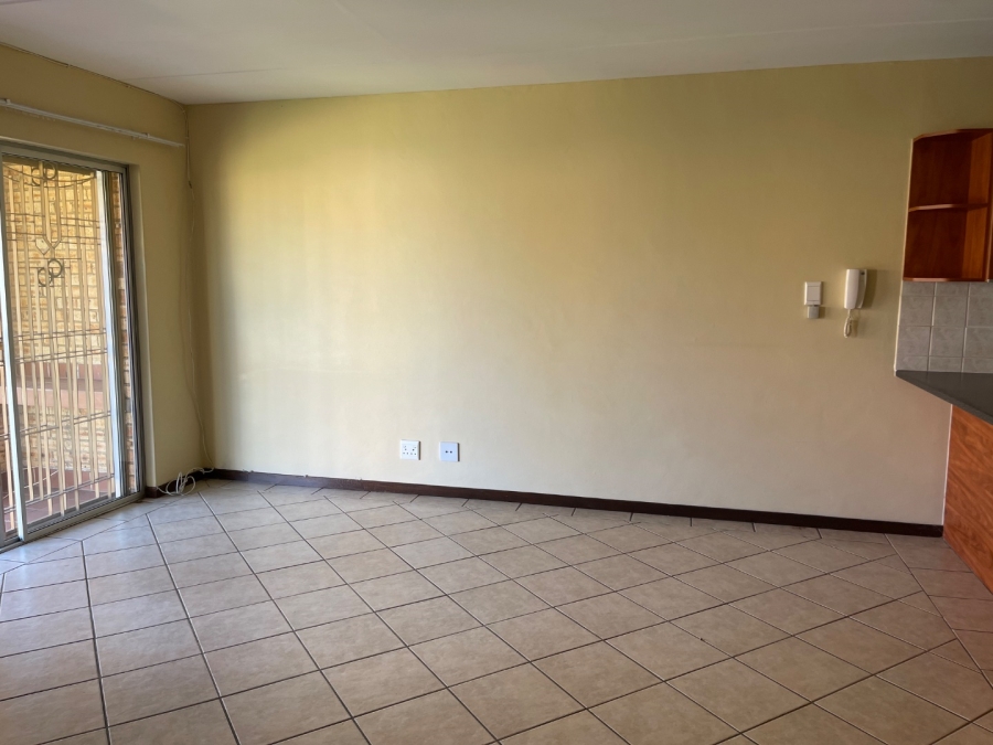 To Let 2 Bedroom Property for Rent in Noordwyk Gauteng