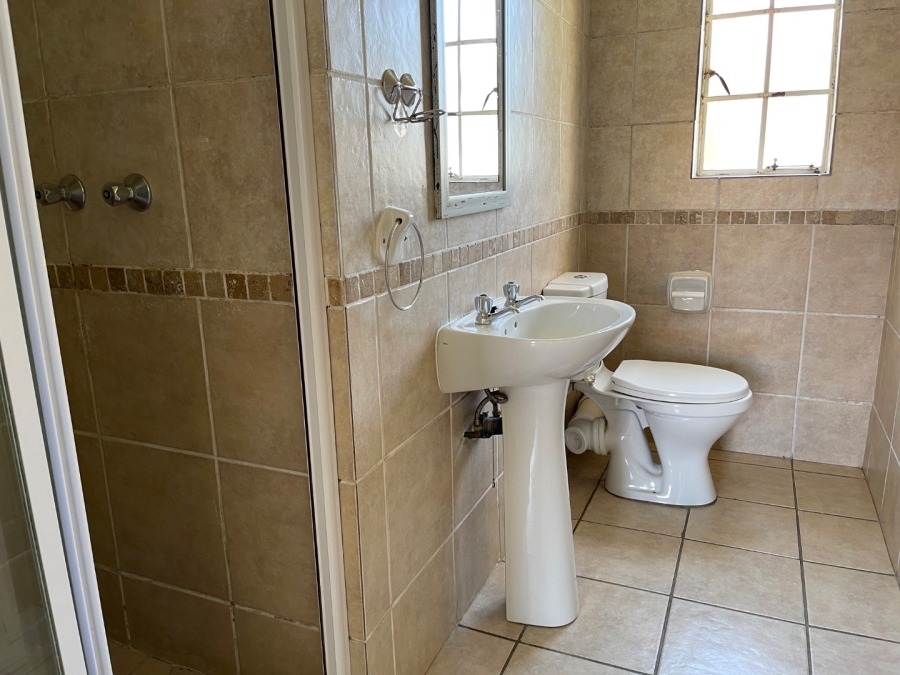 To Let 2 Bedroom Property for Rent in Noordwyk Gauteng
