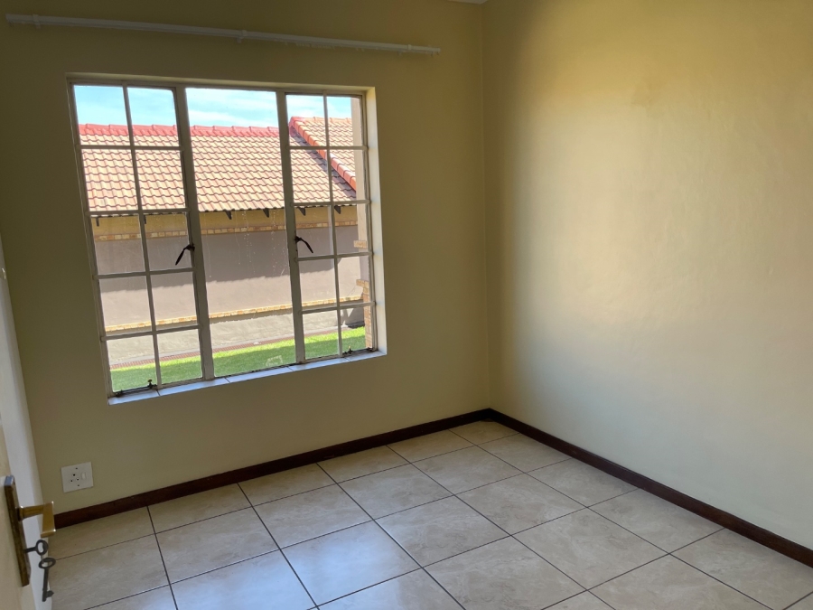 To Let 2 Bedroom Property for Rent in Noordwyk Gauteng