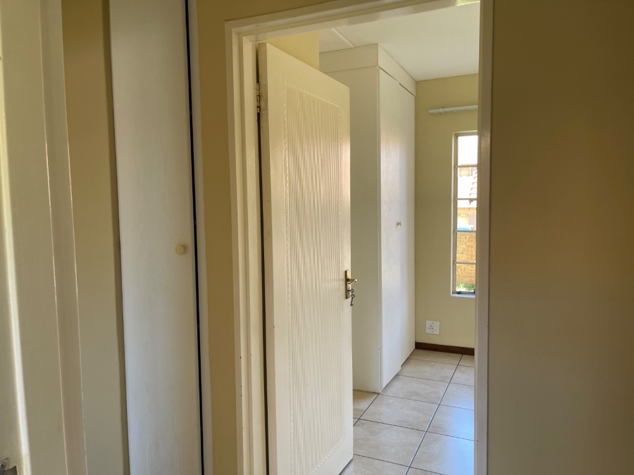 To Let 2 Bedroom Property for Rent in Noordwyk Gauteng