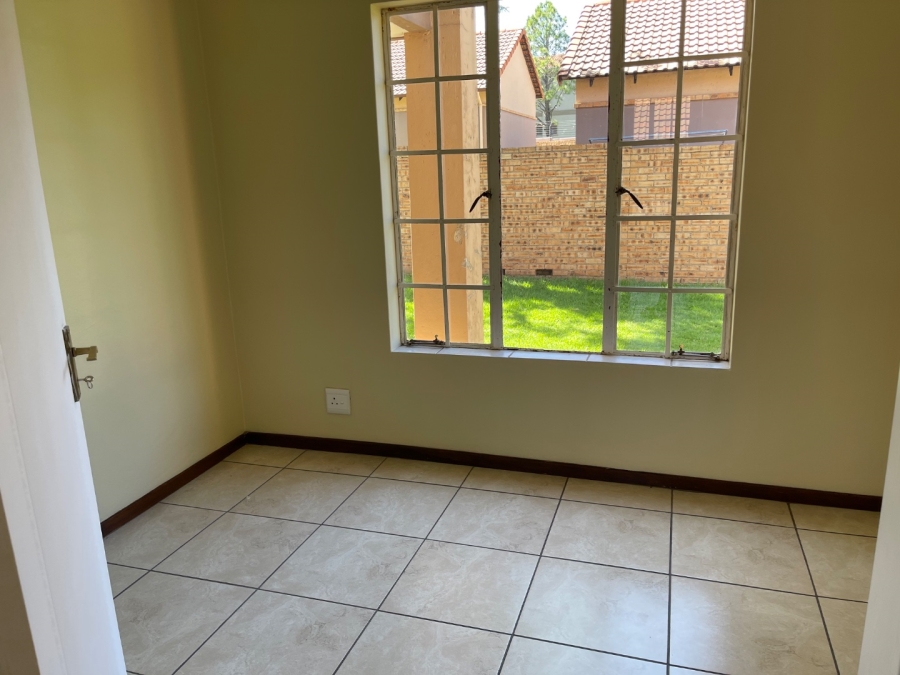 To Let 2 Bedroom Property for Rent in Noordwyk Gauteng