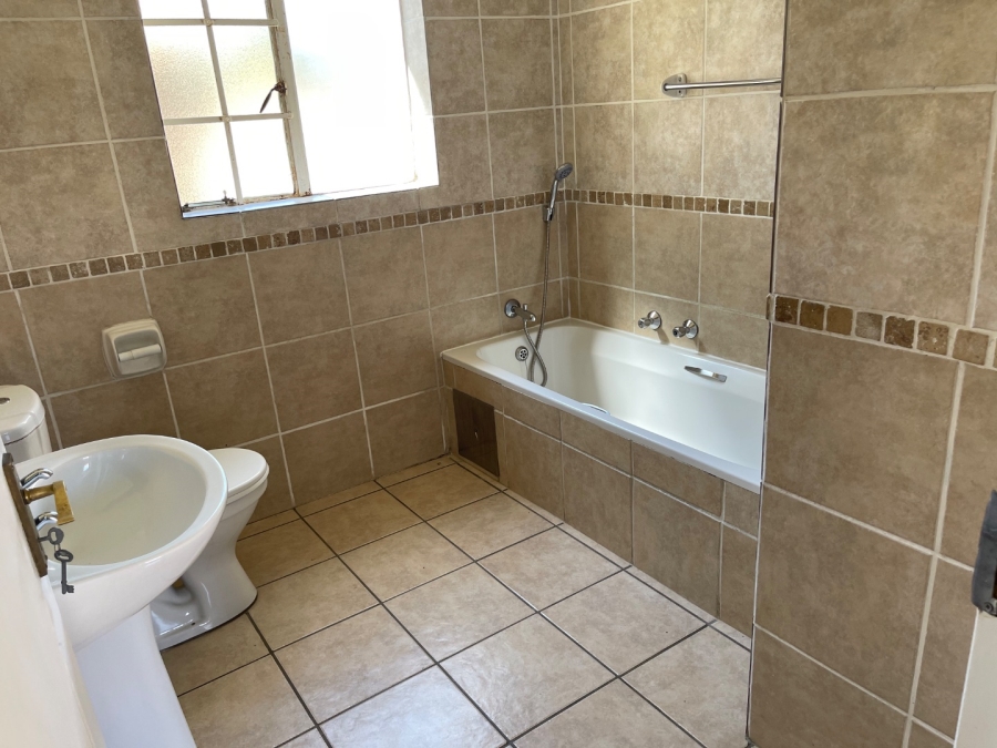 To Let 2 Bedroom Property for Rent in Noordwyk Gauteng