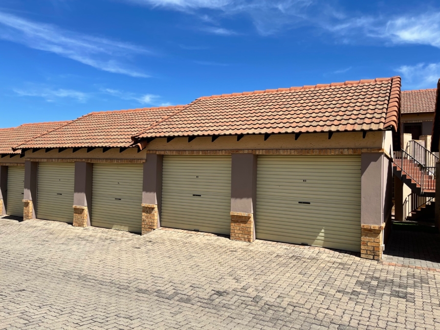 To Let 2 Bedroom Property for Rent in Noordwyk Gauteng