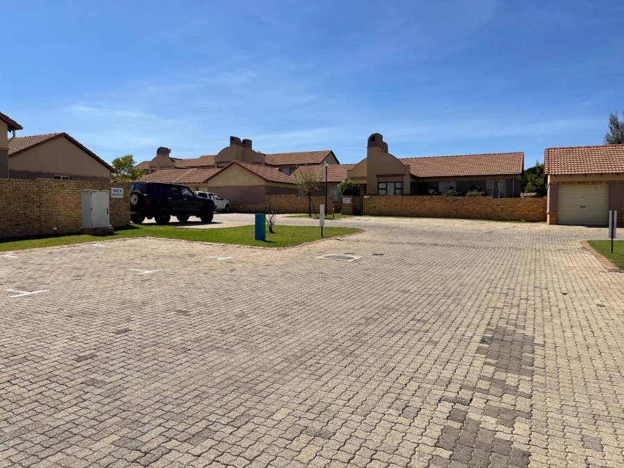To Let 2 Bedroom Property for Rent in Noordwyk Gauteng