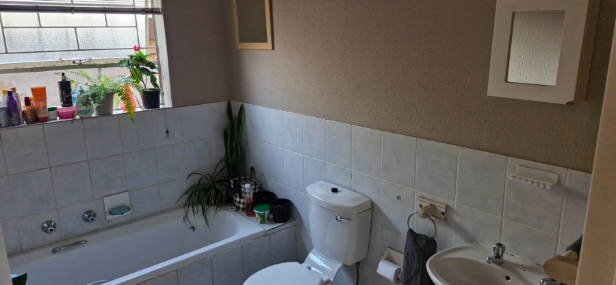 3 Bedroom Property for Sale in Wilgeheuwel Gauteng