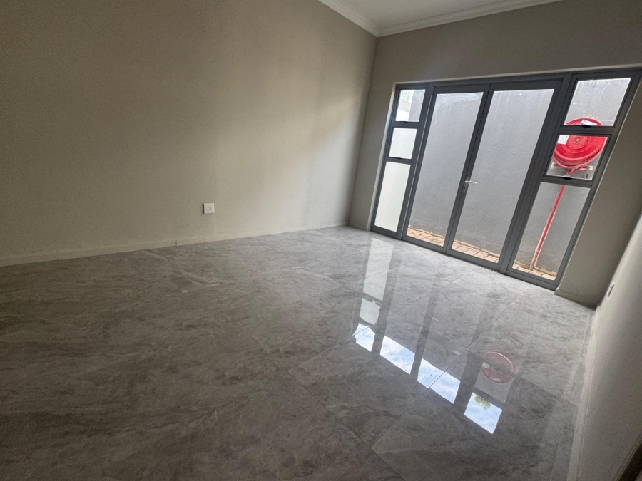 To Let 5 Bedroom Property for Rent in Hyde Park Gauteng