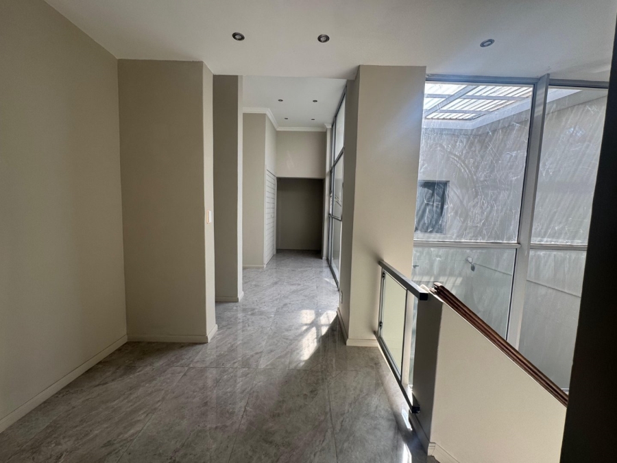 To Let 5 Bedroom Property for Rent in Hyde Park Gauteng