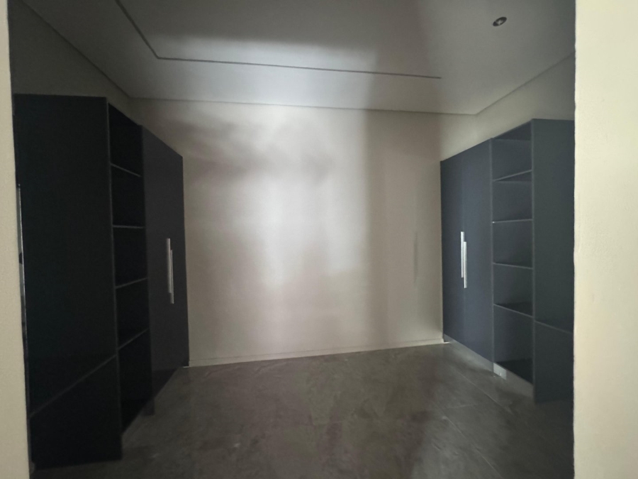 To Let 5 Bedroom Property for Rent in Hyde Park Gauteng