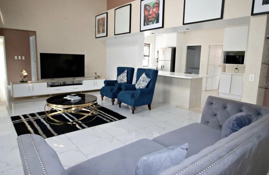 To Let 5 Bedroom Property for Rent in Hurlingham Gardens Gauteng