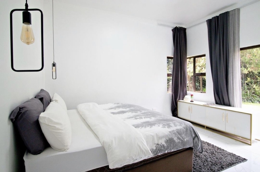 To Let 5 Bedroom Property for Rent in Hurlingham Gardens Gauteng