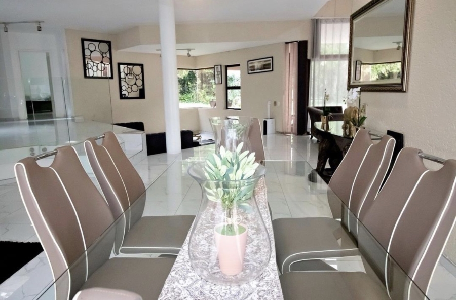 To Let 5 Bedroom Property for Rent in Hurlingham Gardens Gauteng