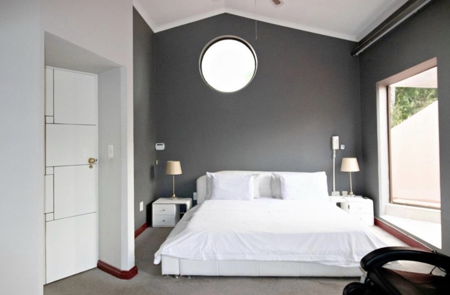 To Let 5 Bedroom Property for Rent in Hurlingham Gardens Gauteng