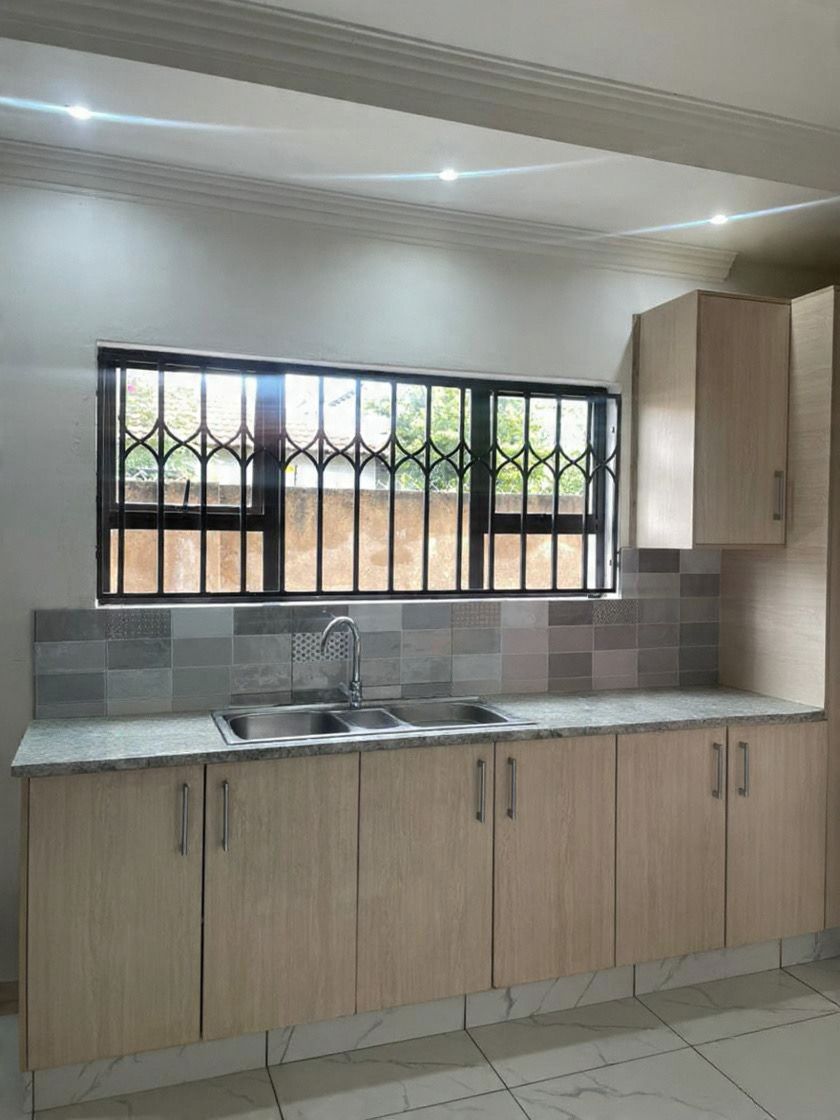 5 Bedroom Property for Sale in Karenpark Gauteng