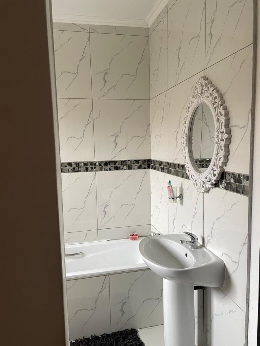 5 Bedroom Property for Sale in Karenpark Gauteng