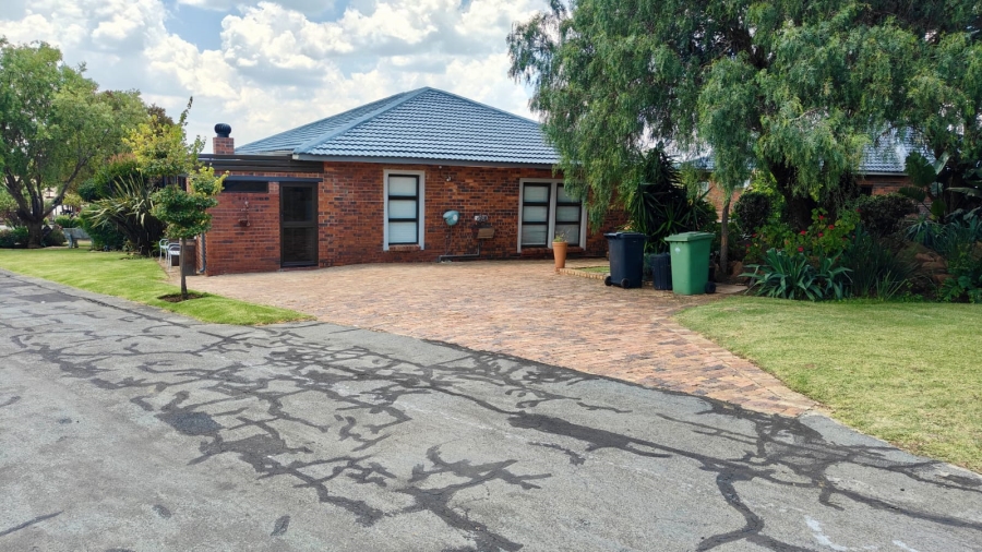 4 Bedroom Property for Sale in Vaal Marina Gauteng