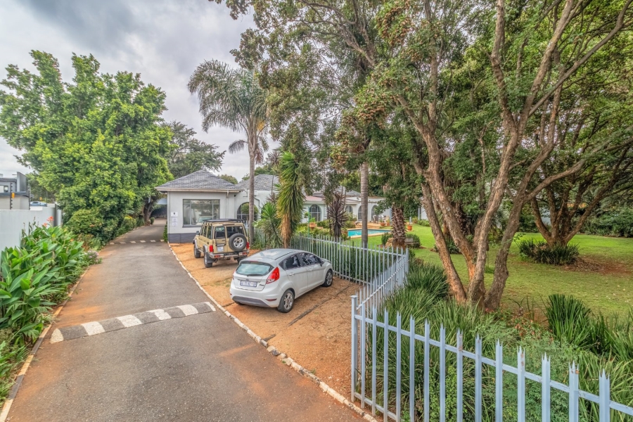 6 Bedroom Property for Sale in Bedfordview Gauteng