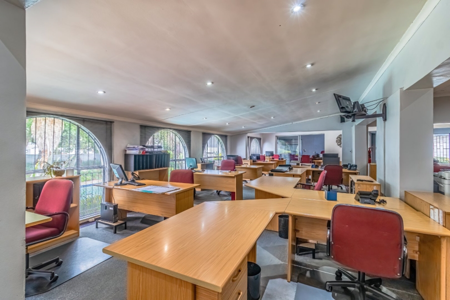 6 Bedroom Property for Sale in Bedfordview Gauteng