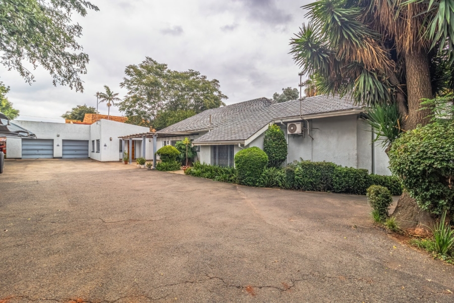 6 Bedroom Property for Sale in Bedfordview Gauteng