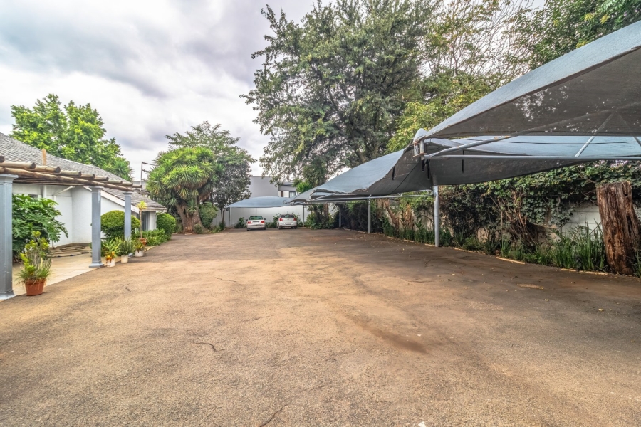 6 Bedroom Property for Sale in Bedfordview Gauteng