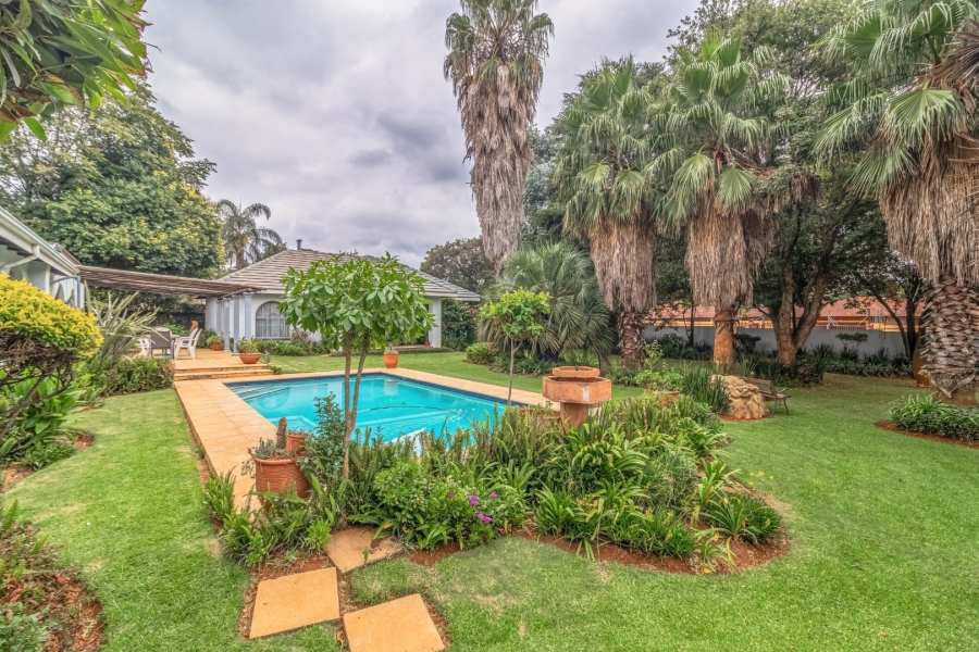 6 Bedroom Property for Sale in Bedfordview Gauteng