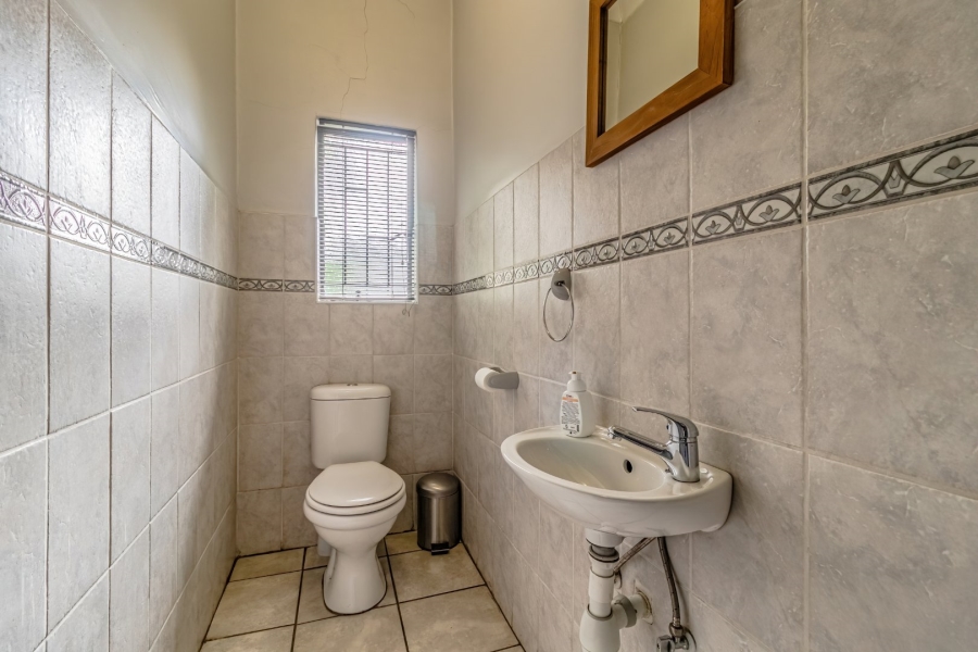 6 Bedroom Property for Sale in Bedfordview Gauteng
